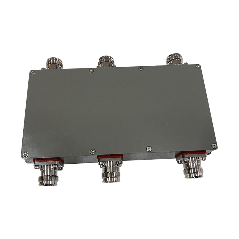 600-6000MHz 3x3 Hybrid Combiner